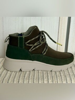 Ryka Charisma Alpine Green Casual Athletic Boots Sz 5 NWB